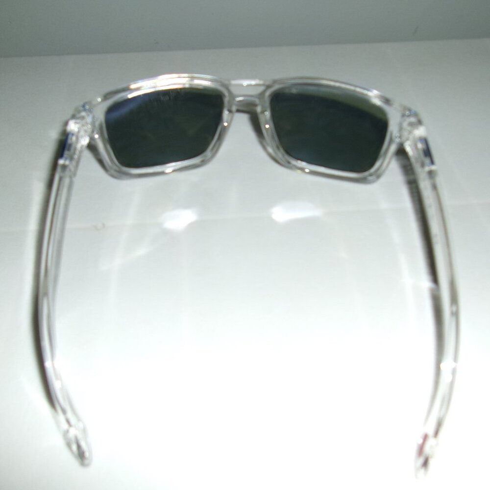 Womens Oakley Sunglasses Polarized Blue Lens "LIKE NEW" - Picture 3 of 5